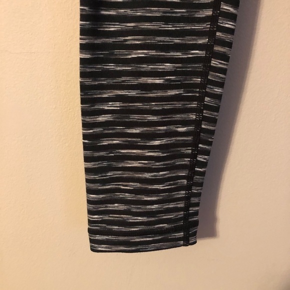 Zella Live In Leggings Black White Grey Stripes Space Dye Size XS - Picture 4 of 7